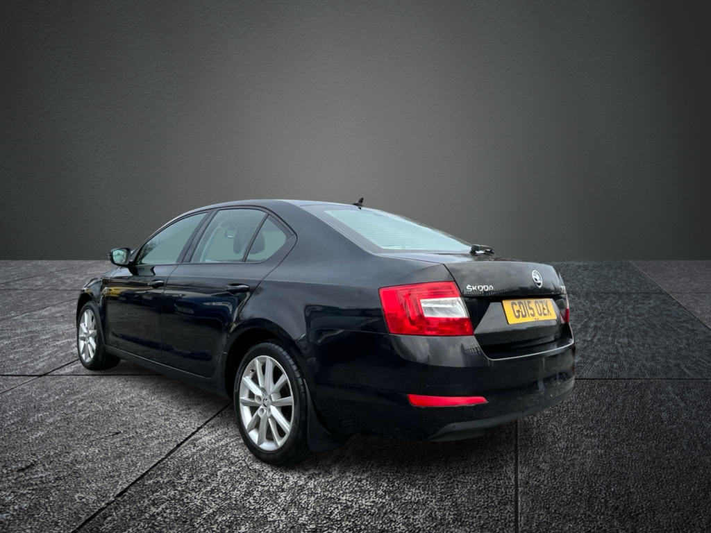 SKODA OCTAVIA 1.6 TDI CR Elegance 5dr DSG