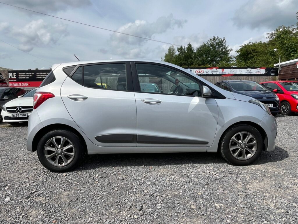 HYUNDAI I10 1.0 Premium 5dr