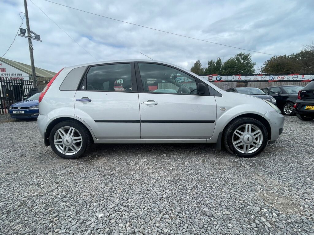 FORD FIESTA 1.6 TDCi Ghia 5dr