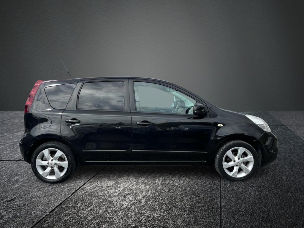 NISSAN NOTE 1.6 Tekna 5dr Auto