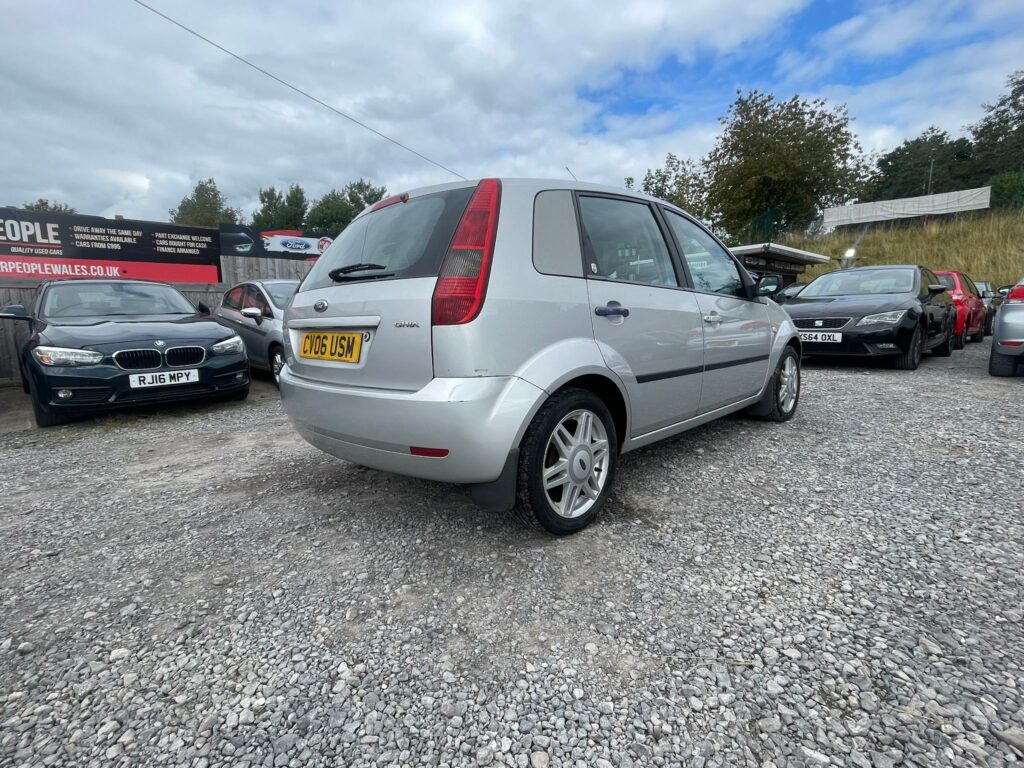 FORD FIESTA 1.6 TDCi Ghia 5dr