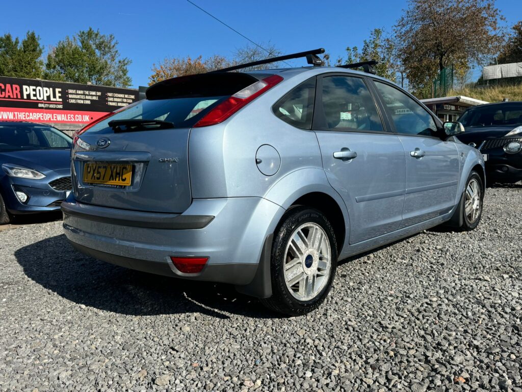 FORD FOCUS 1.6 Ghia 5dr Auto