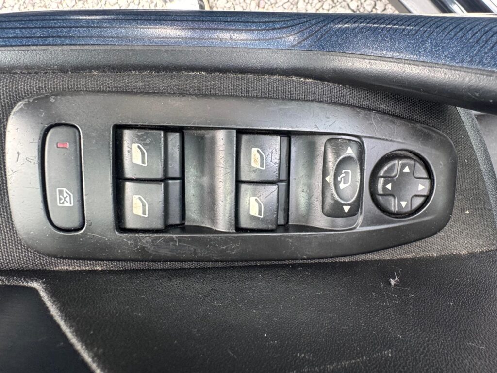 Peugeot 2008 1.2 2014