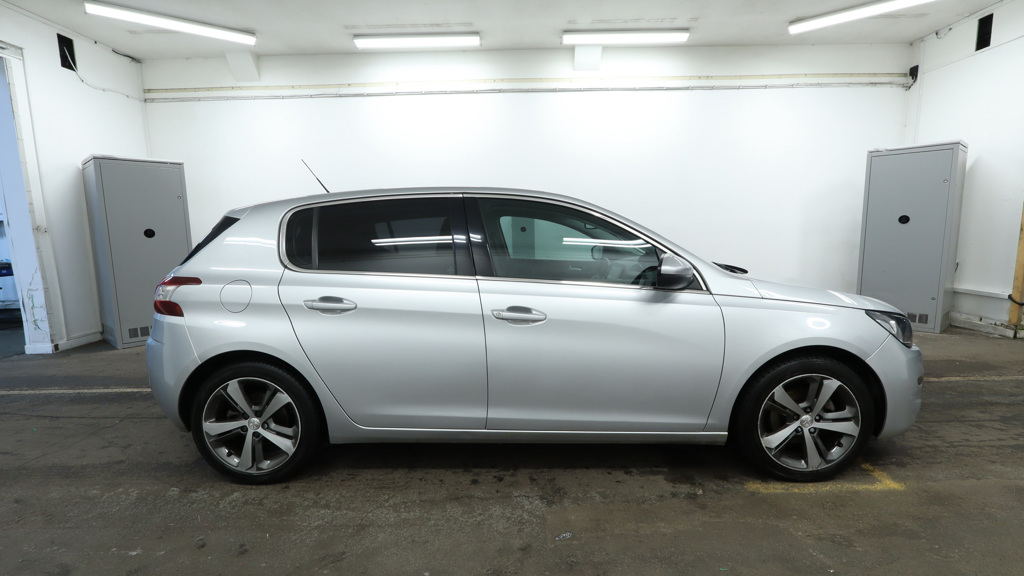 Peugeot 308 1.2 1700