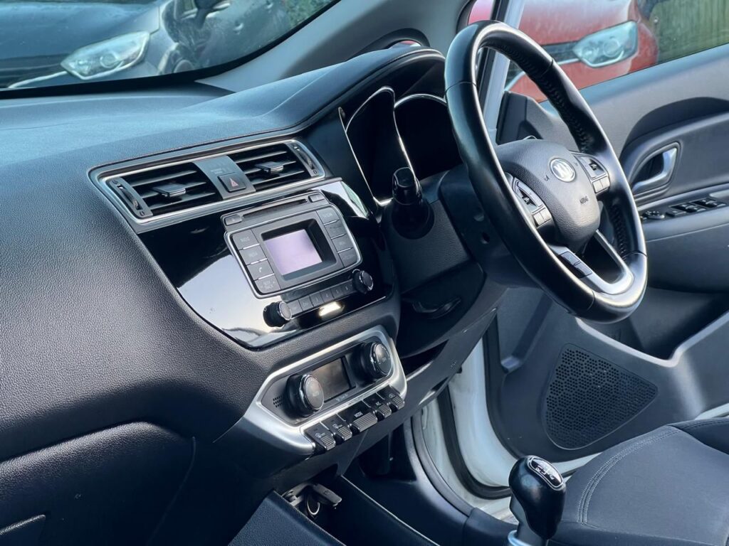 Kia Rio 1.1 2016