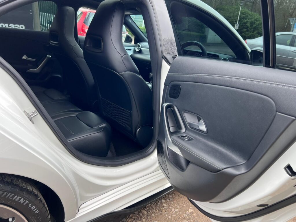 Mercedes-Benz CLA 2.0 2021
