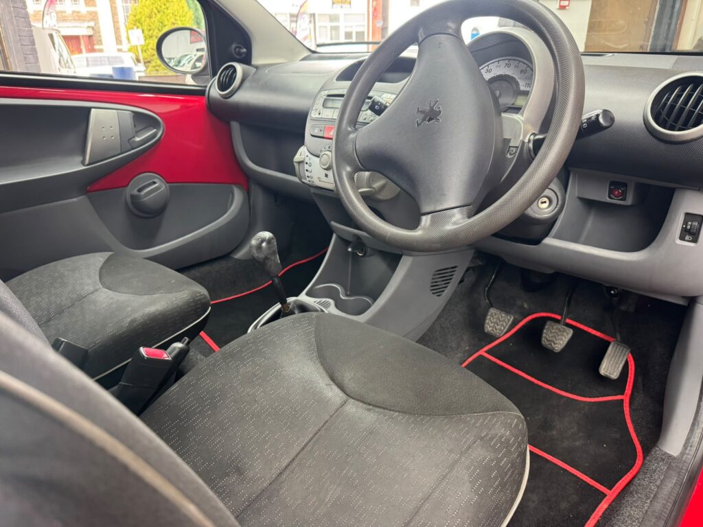 Peugeot 107 1.0 2011