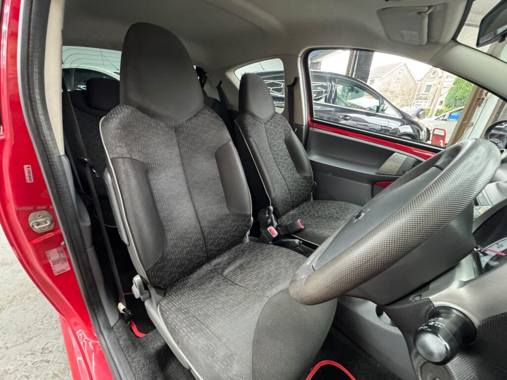 Peugeot 107 1.0 2011