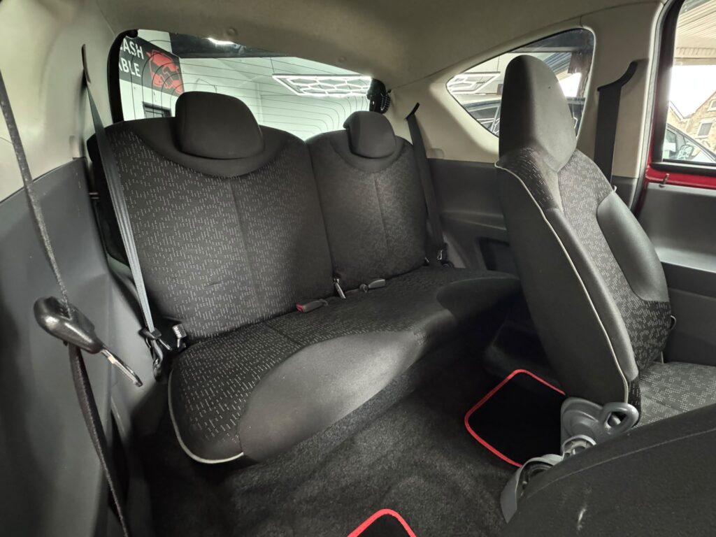 Peugeot 107 1.0 2011