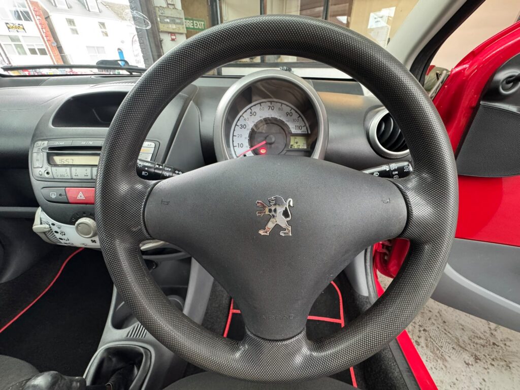 Peugeot 107 1.0 2011