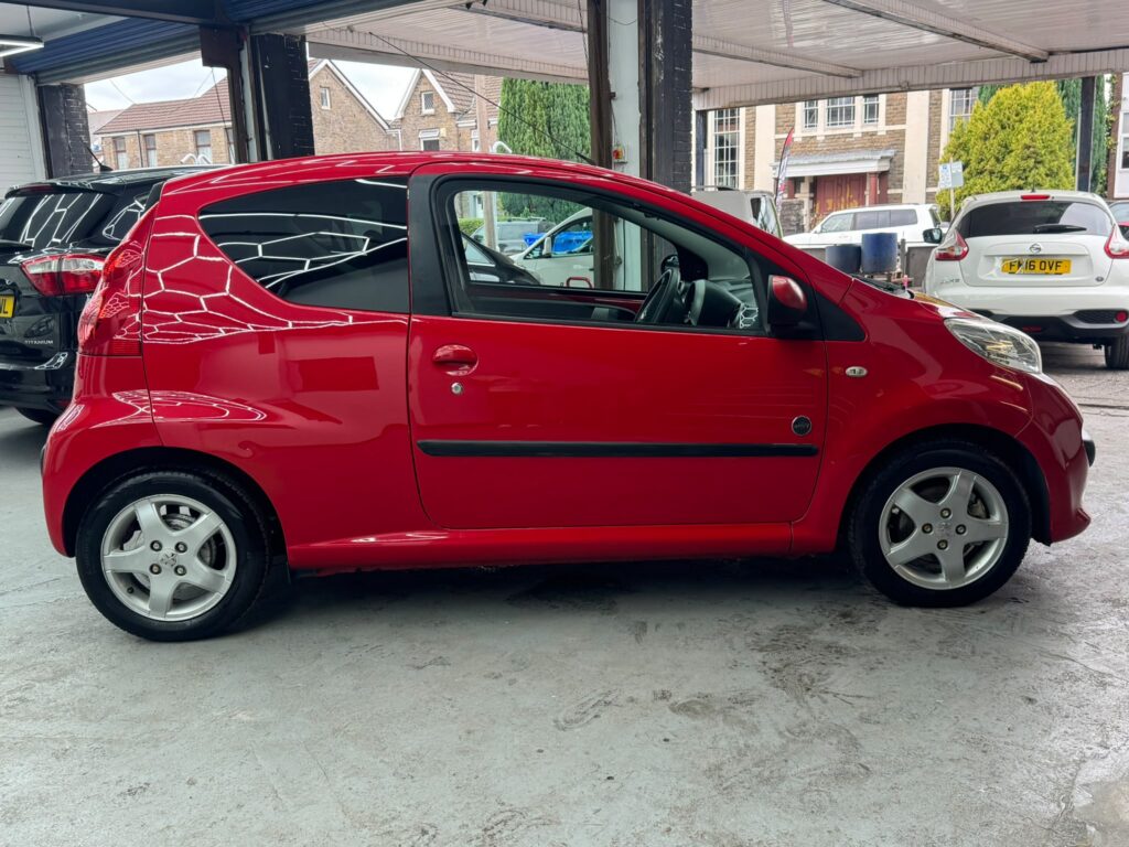 Peugeot 107 1.0 2011