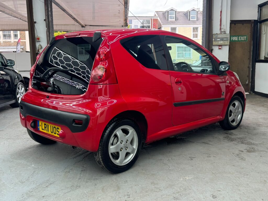Peugeot 107 1.0 2011