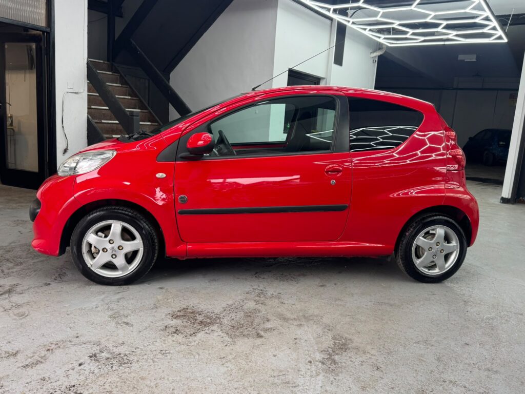 Peugeot 107 1.0 2011